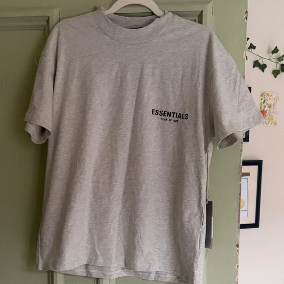 Essentials tee - Picture 1 of 4